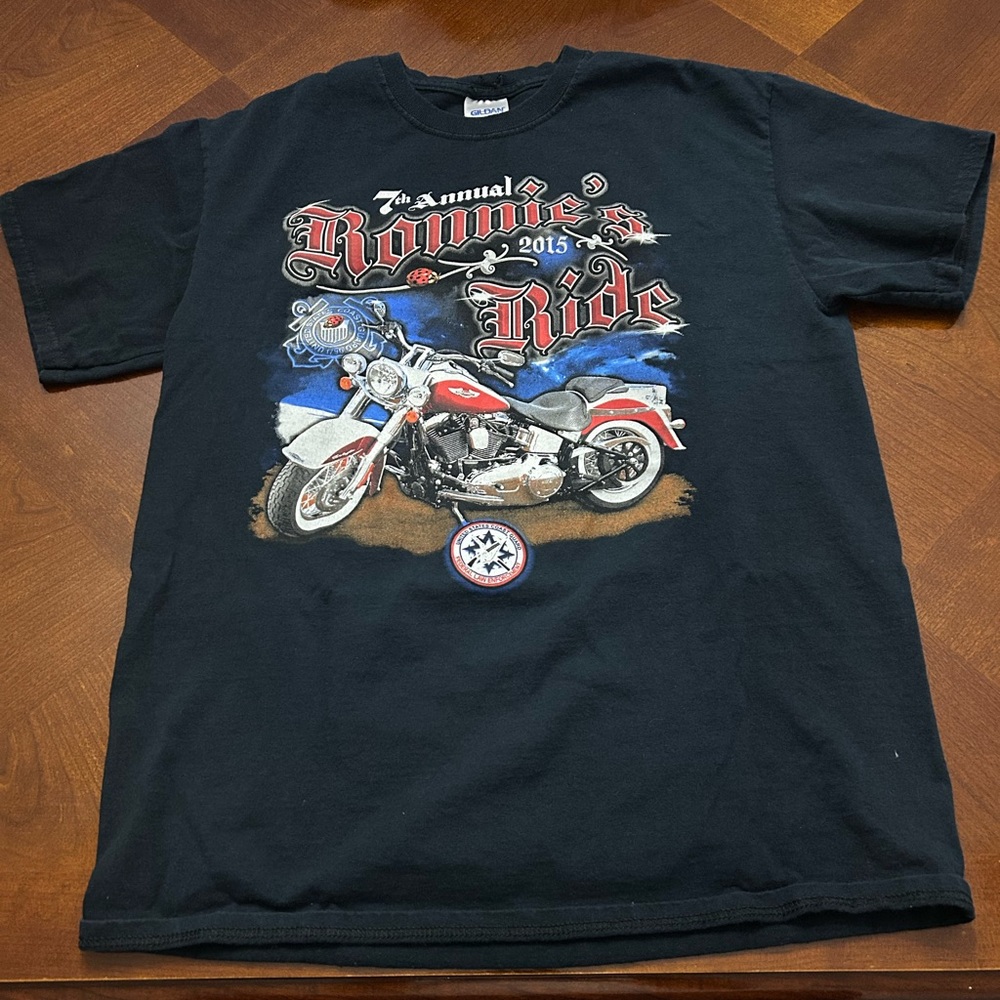 Biker graphic tee Size Small no flaws